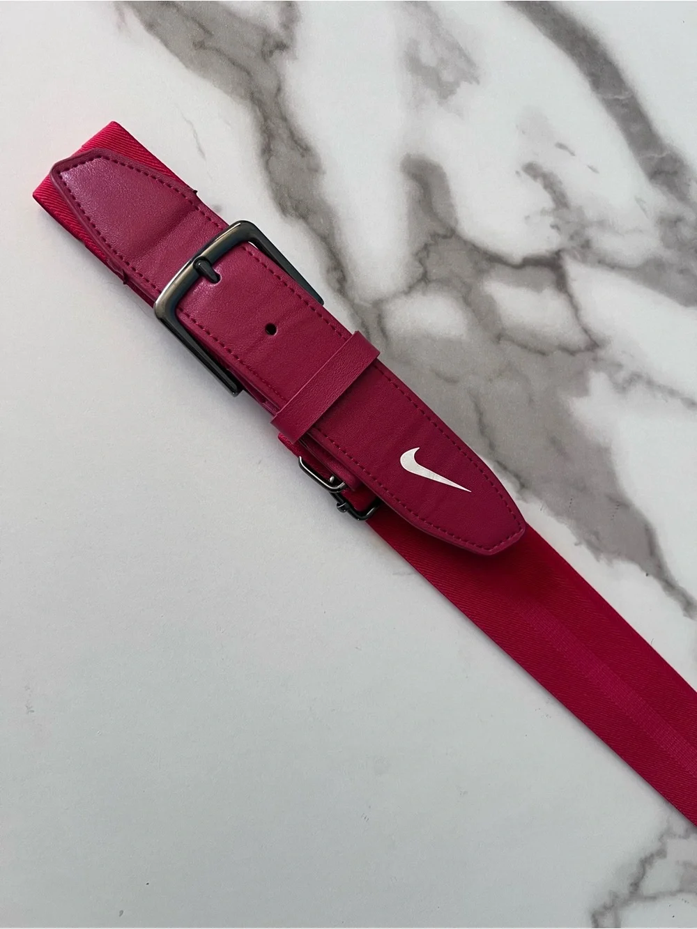 Nike Red Athletic Women’s Baseball Belt with Silver Buckle  Elastic One Size